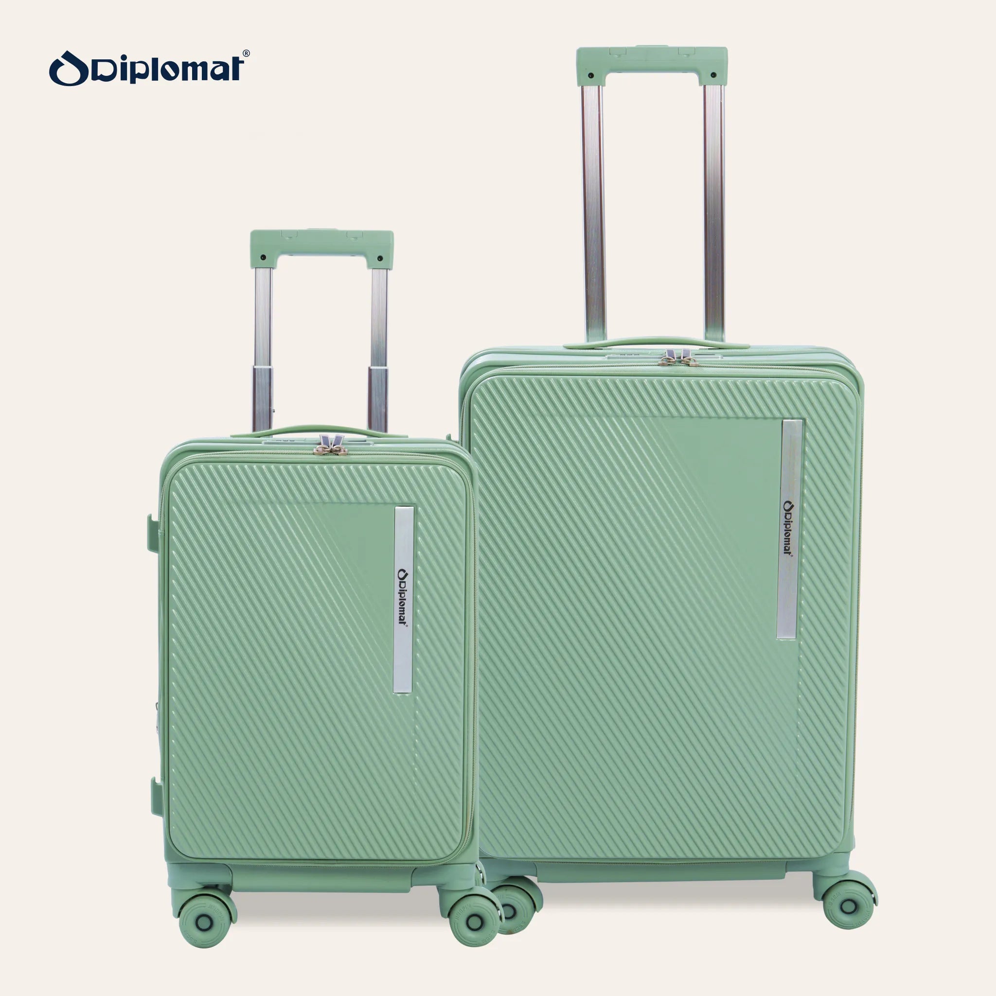 NORWAY | CABIN & CHECK-IN - Green